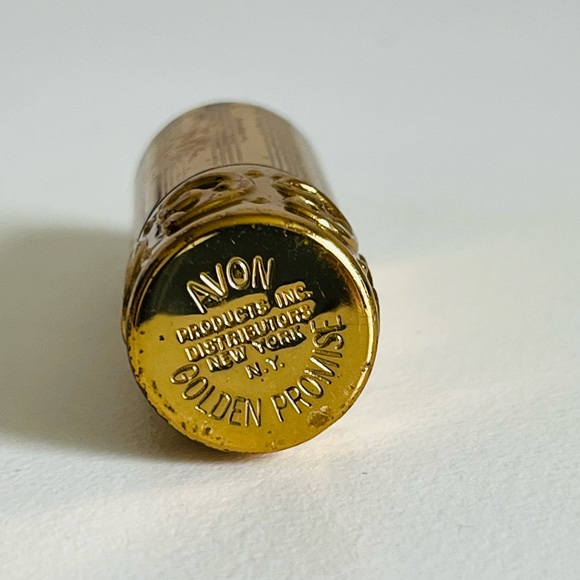 VINTAGE AVON COMPACT, LIPSTICK & PERFUME SET - Picture 12 of 12